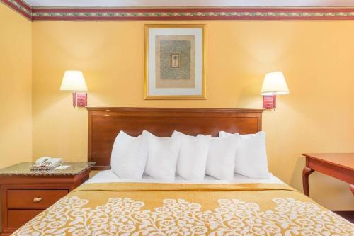 Howard Johnson by Wyndham Orlando/International Drive photo 4