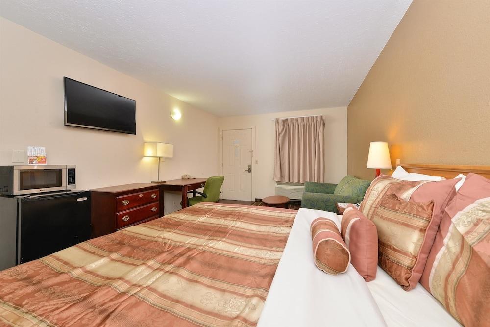 AMERICAS BEST VALUE INN - NASHVILLE/DOWNTOWN photo 3