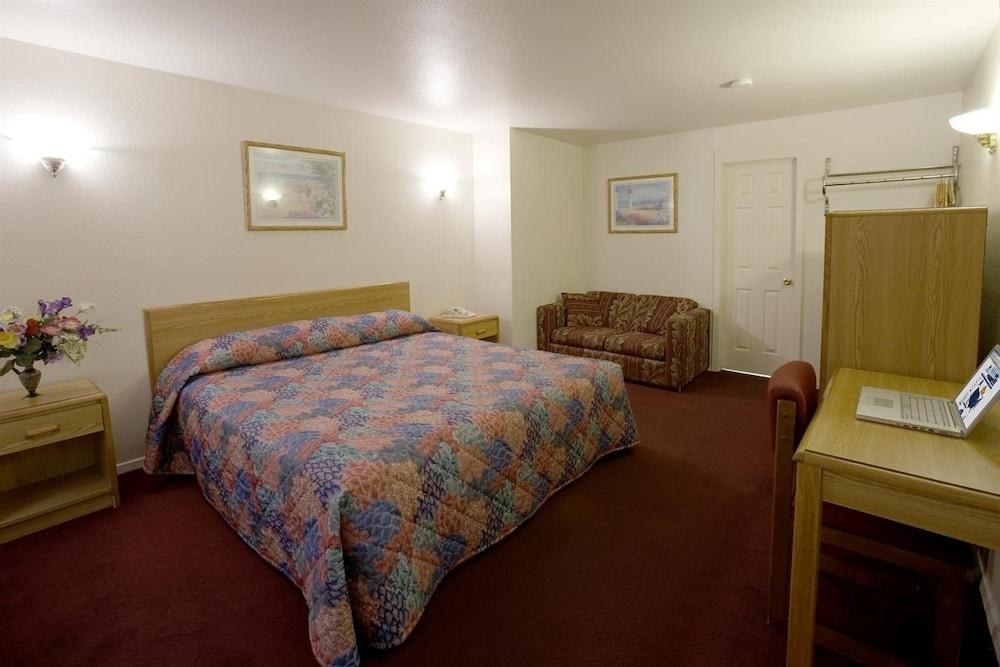 AMERICAS BEST VALUE INN - SAN ANTONIO/LACKLAND AFB photo 2