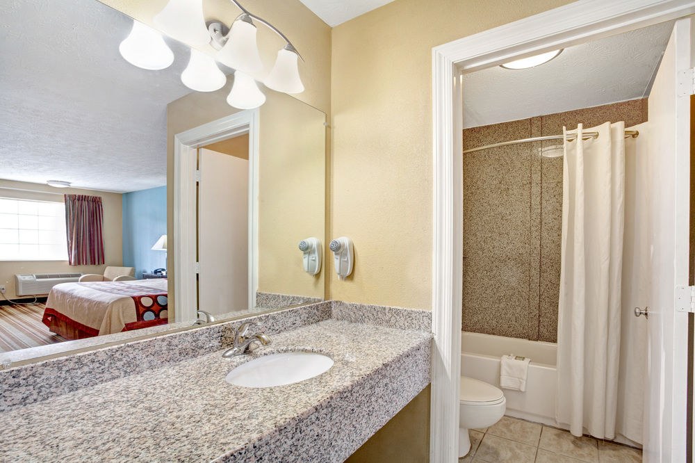 Super 8 by Wyndham Whites Creek/ Nashville NW Area photo 1