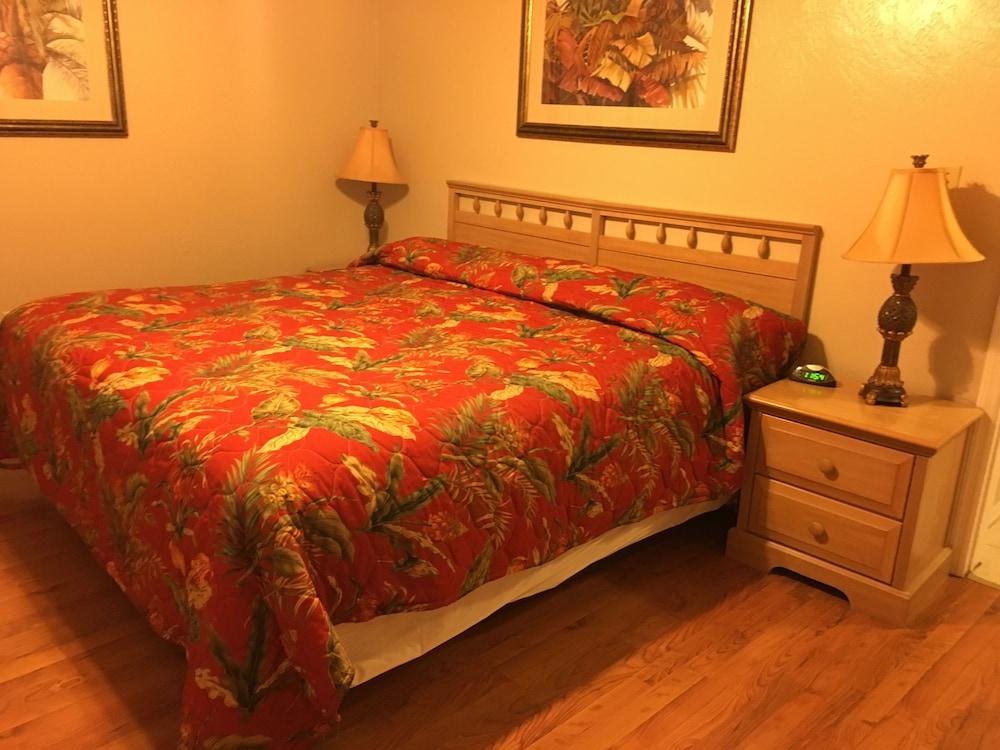 FLORIDA VACATION VILLAS photo 2