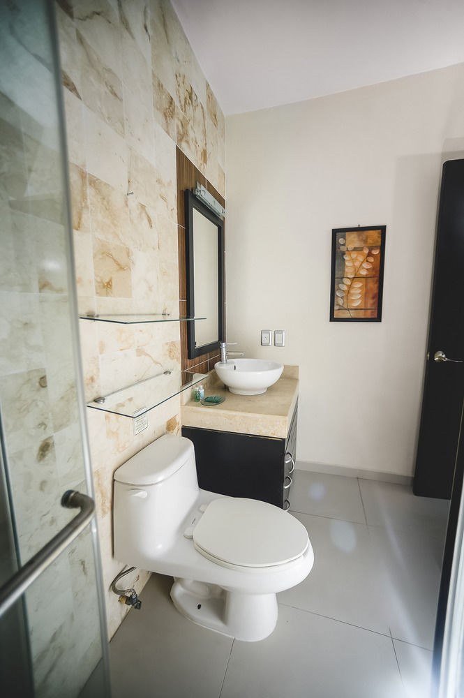 ENCANTO RIVIERA CONDO HOTEL photo 2