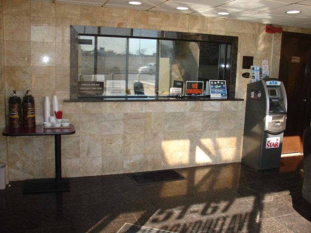 SUPER 8 JAMAICA NORTH CONDUIT photo 1