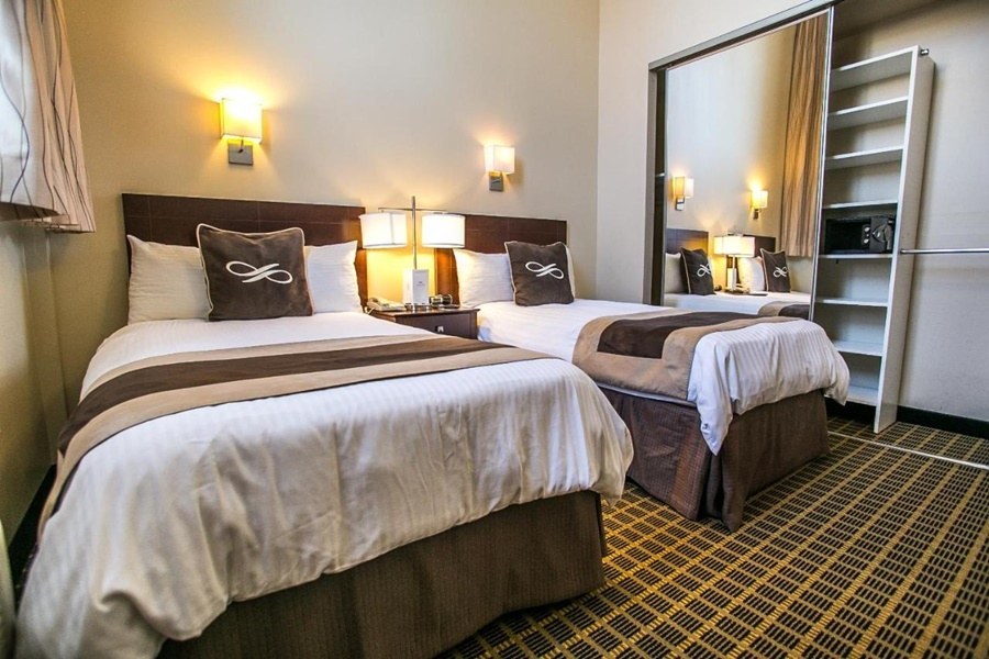 POINTE PLAZA HOTEL