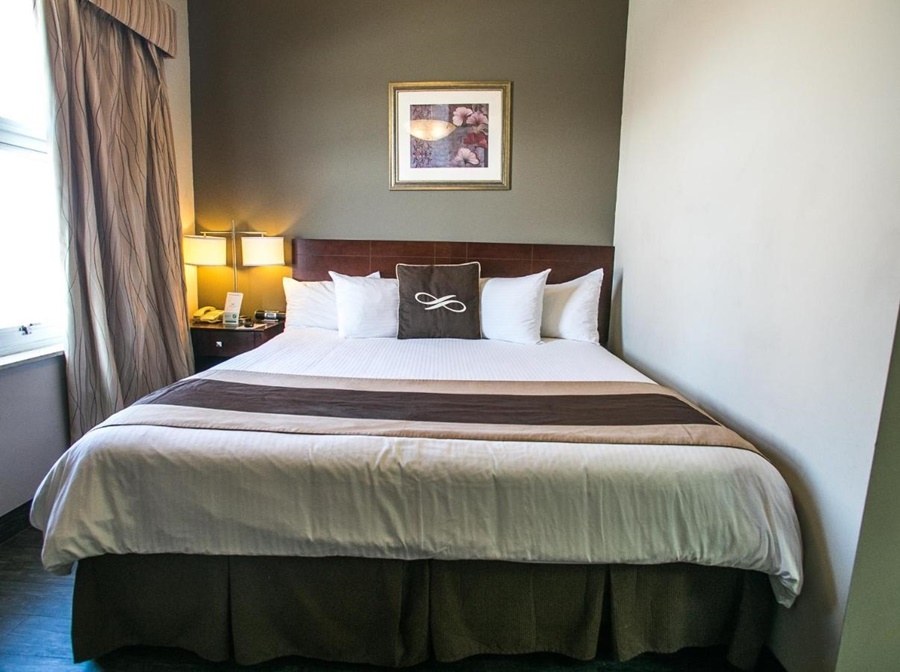 POINTE PLAZA HOTEL photo 2
