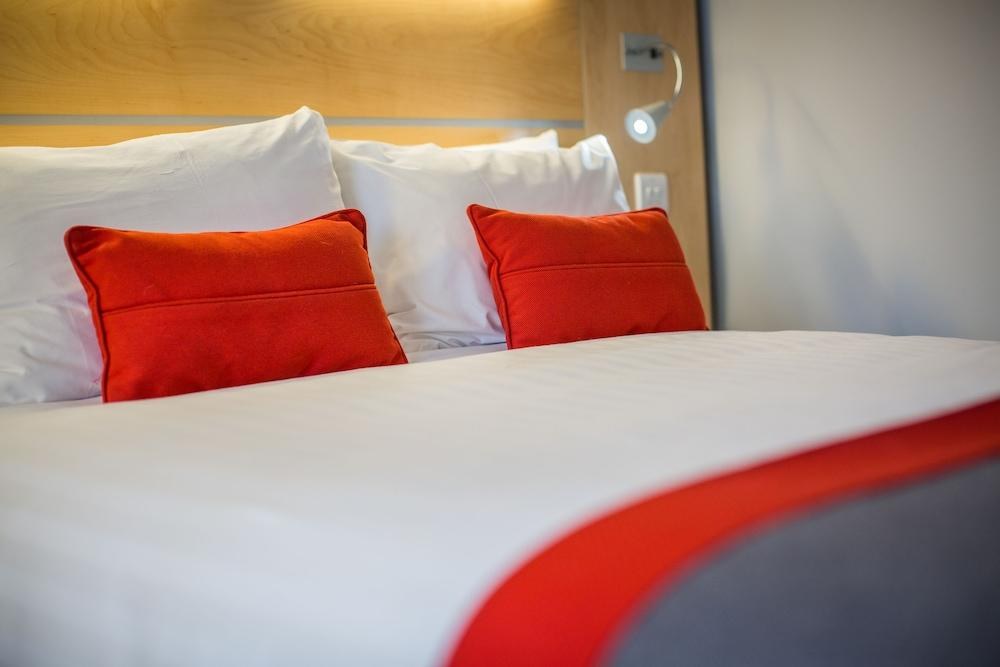 HOLIDAY INN EXPRESS EDINBURGH - ROYAL MILE photo 2