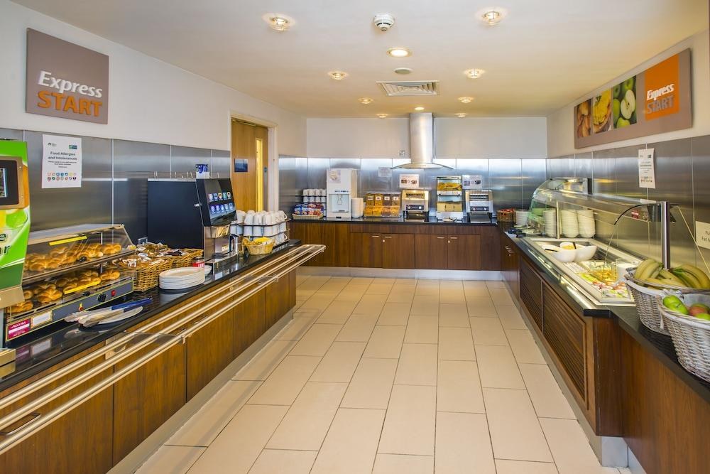 HOLIDAY INN EXPRESS EDINBURGH - ROYAL MILE photo 3