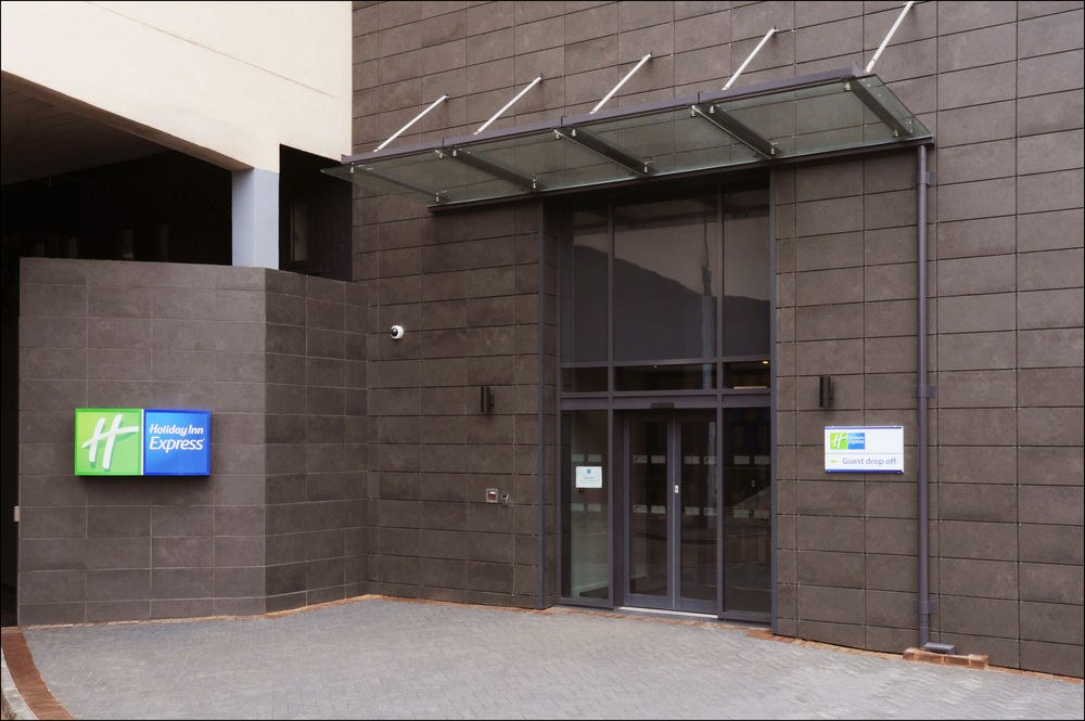 HOLIDAY INN EXPRESS BIRMINGHAM - SNOW HILL photo 1