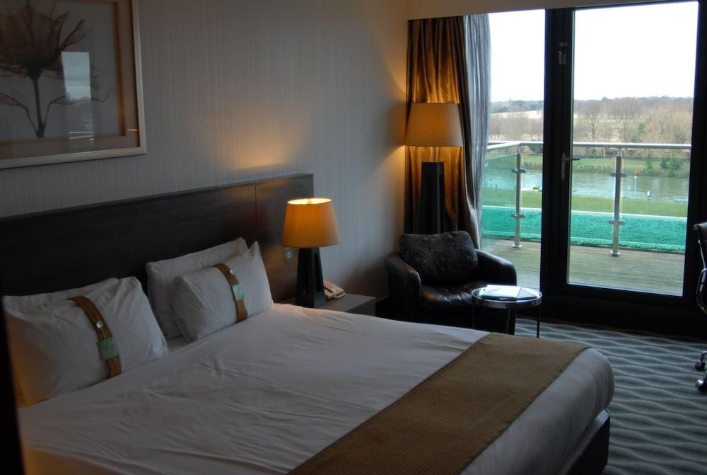 CROWNE PLAZA LONDON - KINGSTON photo 4