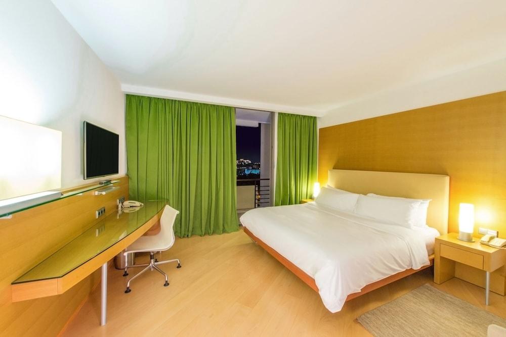 HILTON ATHENS photo 3