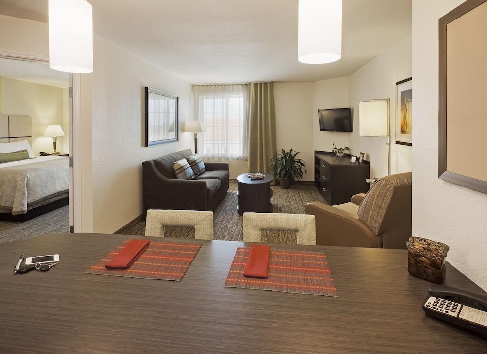CANDLEWOOD SUITES BY THE GALLERIA photo 4
