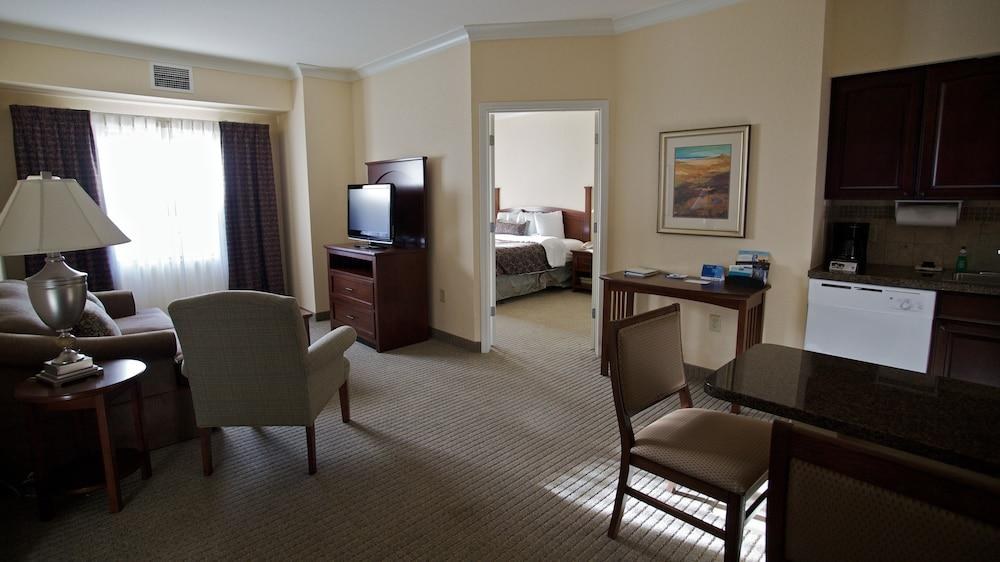 STAYBRIDGE SUITES SAN ANTONIO SEA WORLD photo 4
