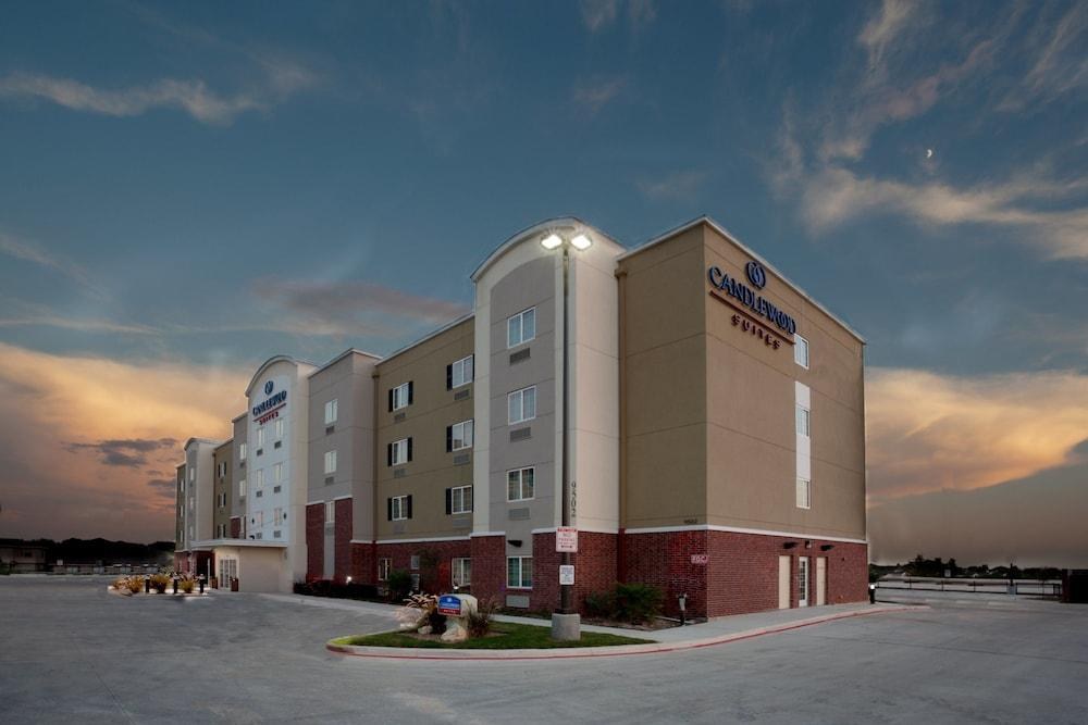 CANDLEWOOD SUITES SAN ANTONIO NW NEAR SEAWORLD photo 2