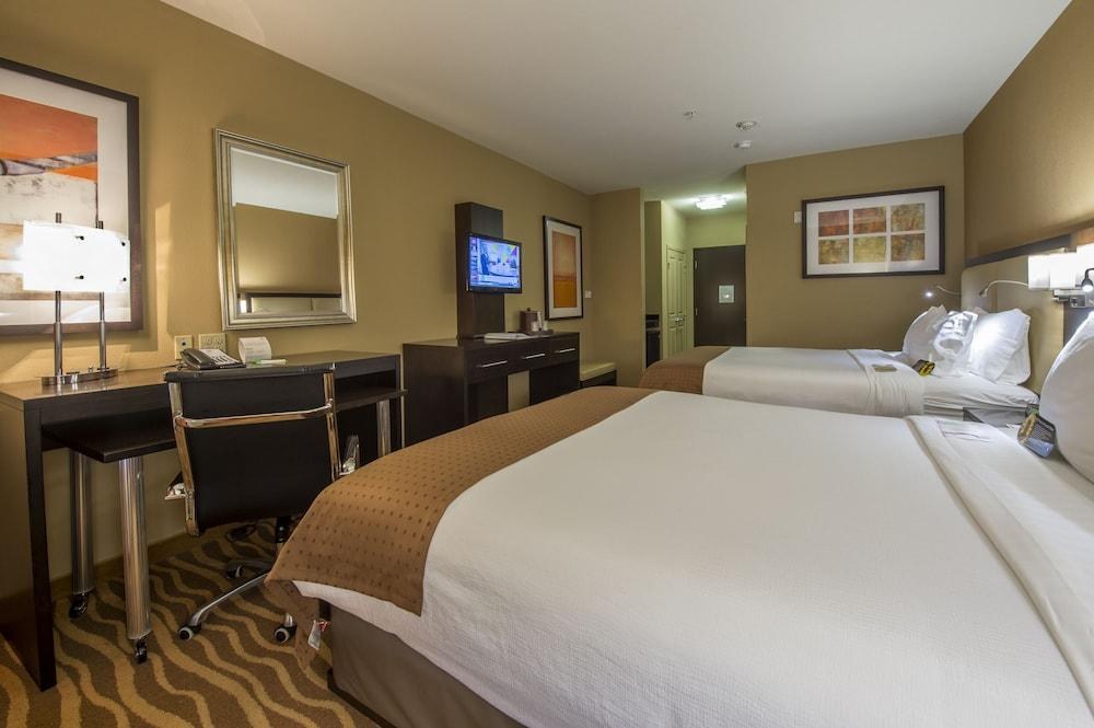 HOLIDAY INN HOUSTON - WESTCHASE photo 4