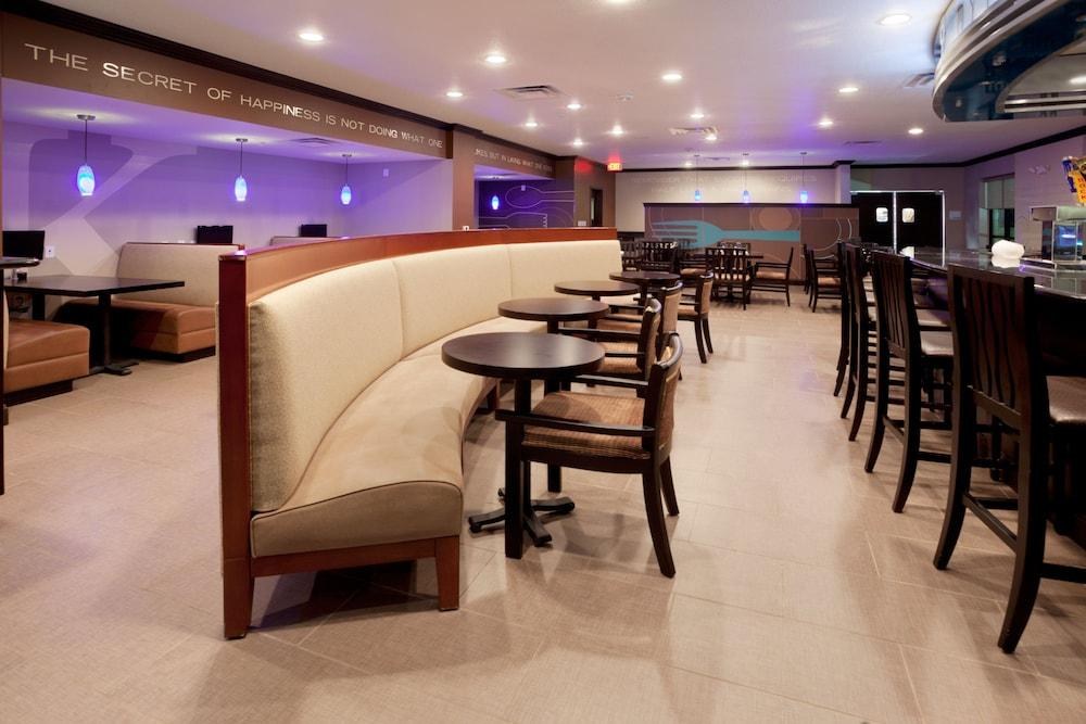 HOLIDAY INN SAN ANTONIO N - STONE OAK AREA photo 3