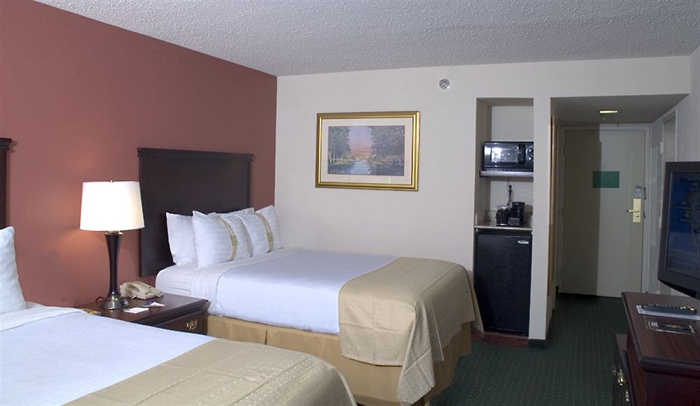 HOLIDAY INN HUNTSVILLE-RESEARCH PARK photo 1