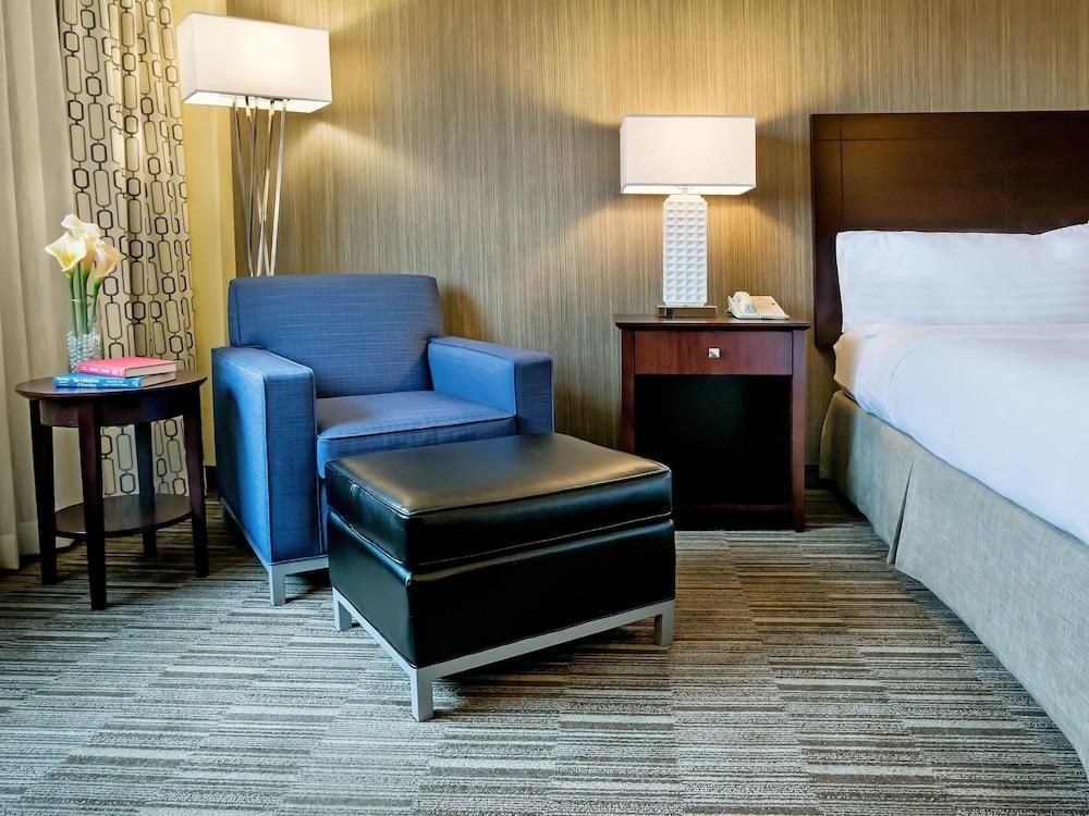 HILTON NASHVILLE AIRPORT