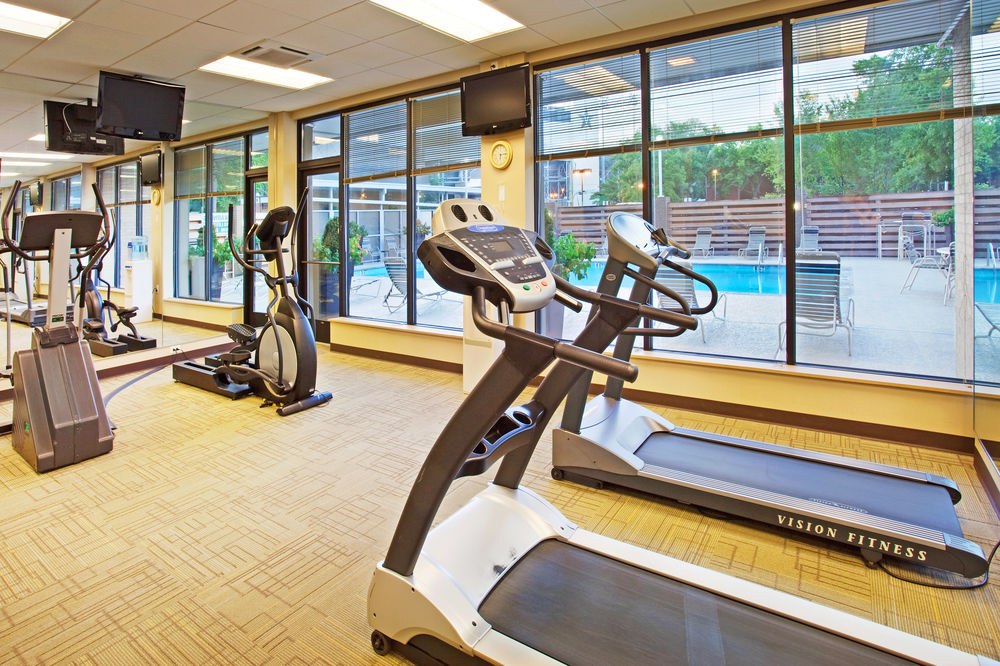 HOLIDAY INN NASHVILLE-VANDERBILT (DWTN) photo 1