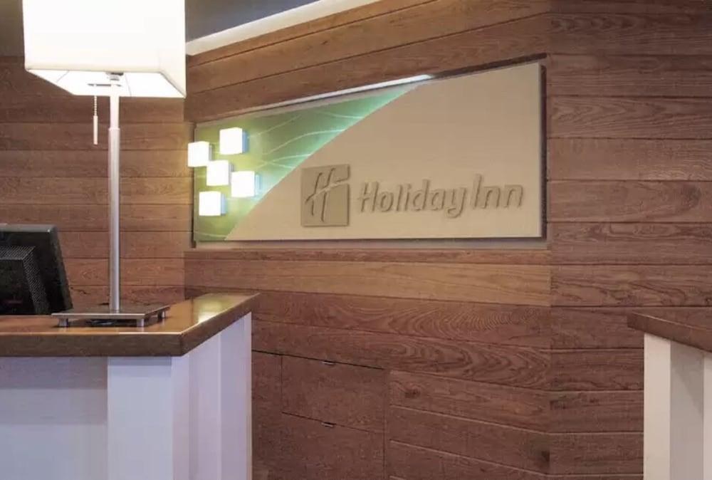 HOLIDAY INN NASHVILLE-VANDERBILT (DWTN) photo 2