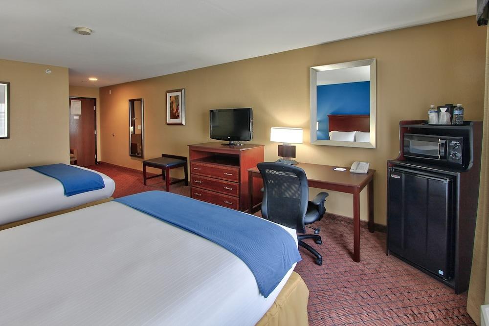 HOLIDAY INN EXPRESS AND SUITES HOUSTON DWTN CONV C photo 4