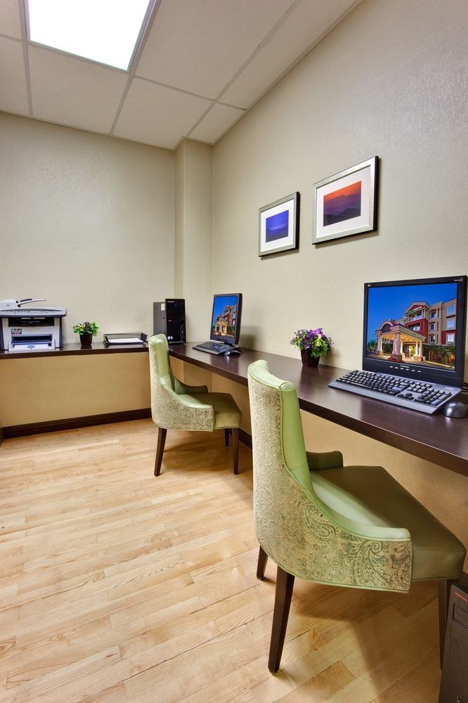 HOLIDAY INN EXPRESS & SUITES LAS VEGAS SW - SPRING VALLEY photo 1