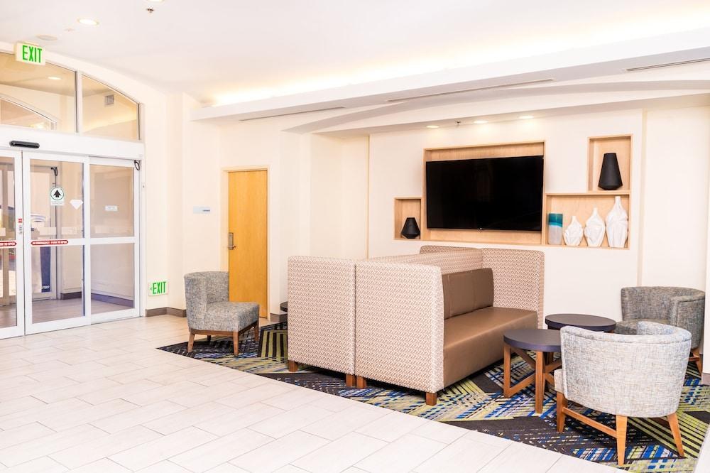 HOLIDAY INN EXPRESS & SUITES LAS VEGAS SW - SPRING VALLEY photo 4