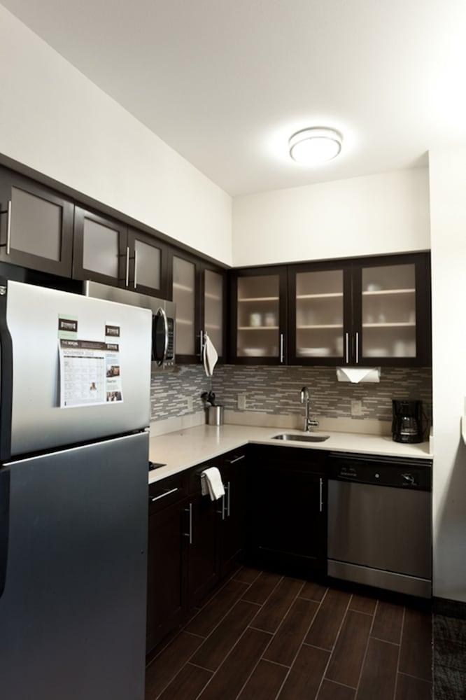 STAYBRIDGE SUITES HOUSTON IAH - BELTWAY 8 photo 3