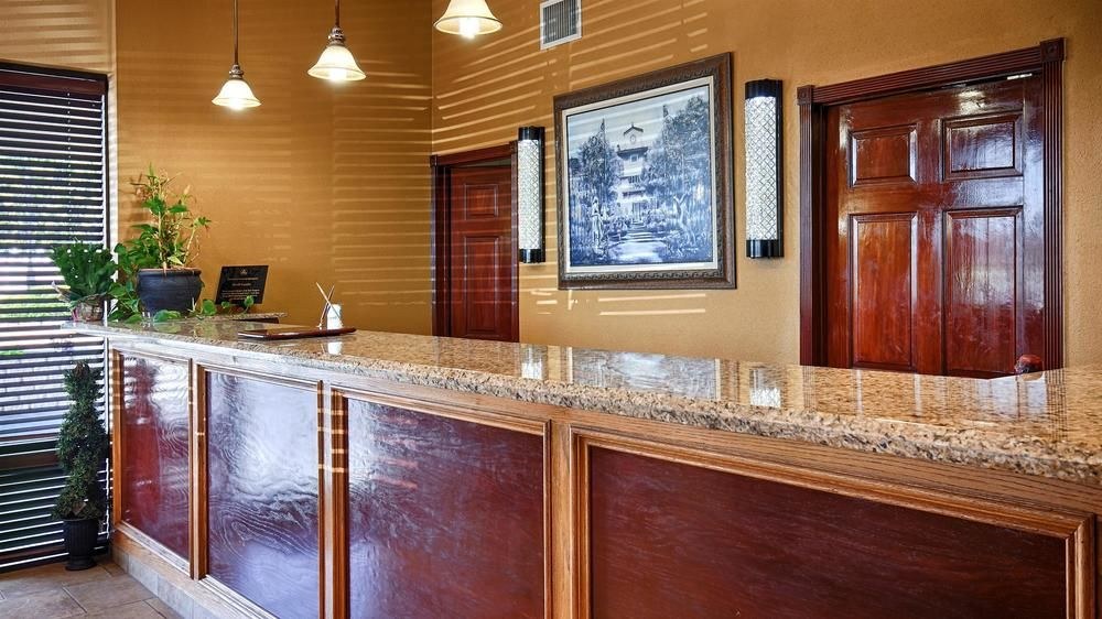 BEST WESTERN TAYLOR INN photo 1