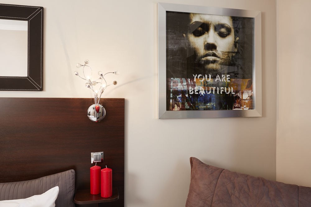 LE TWELVE photo 1