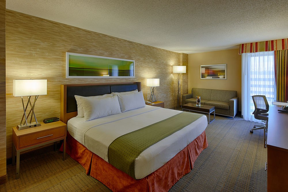 HOLIDAY INN INTERNATIONAL AIRPORT photo 4