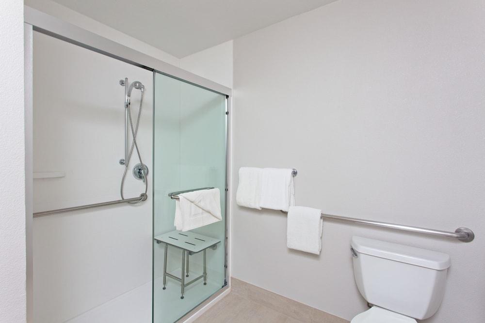 HOLIDAY INN EXPRESS MIRA MESA-SAN DIEGO photo 4