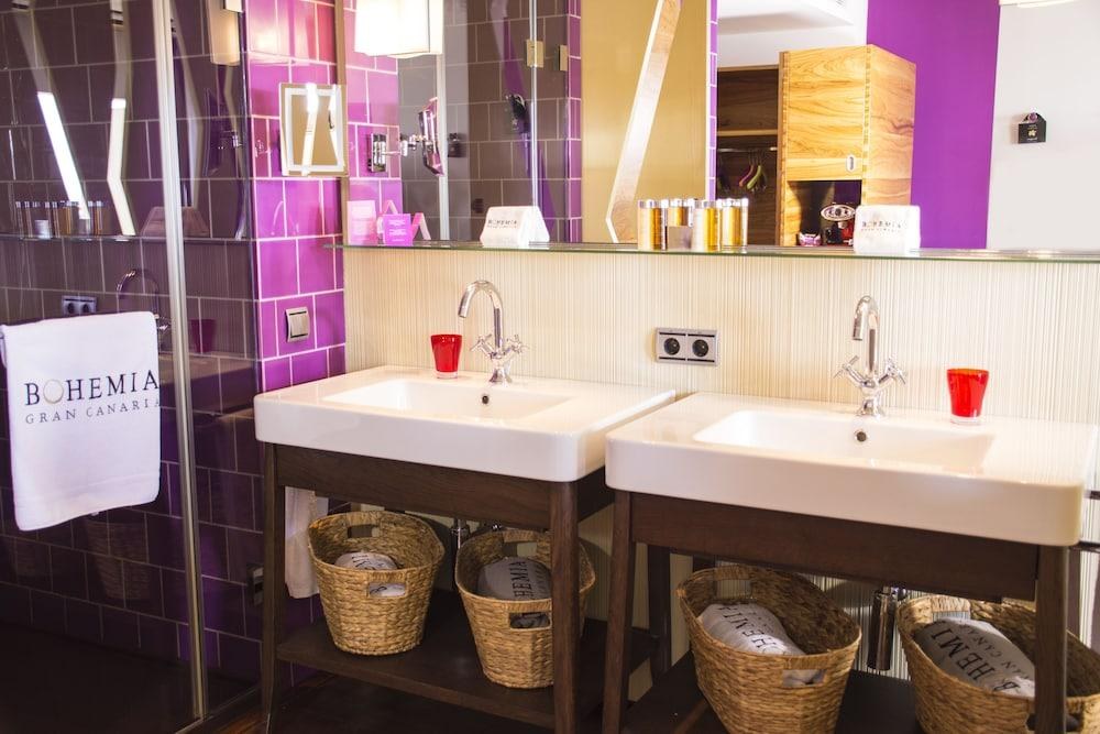 BOHEMIA SUITES AND SPA photo 4