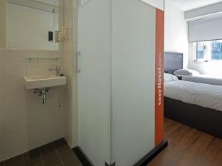 EASYHOTEL DEN HAAG photo 3