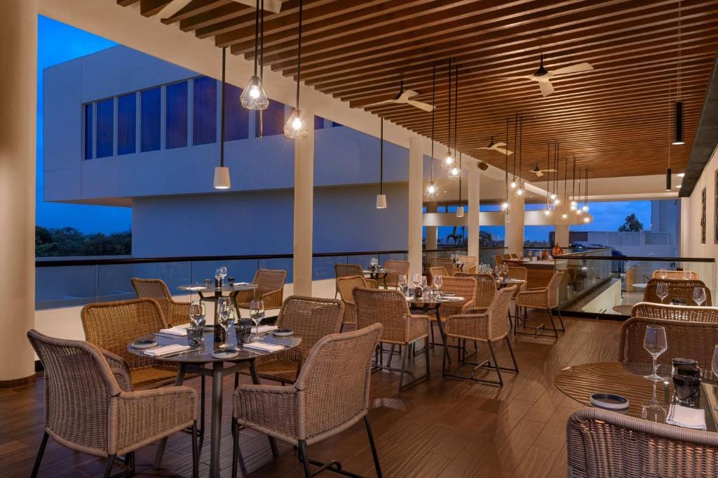 HILTON CANCUN MAR CARIBE -ALL INCLUSIVE photo 4
