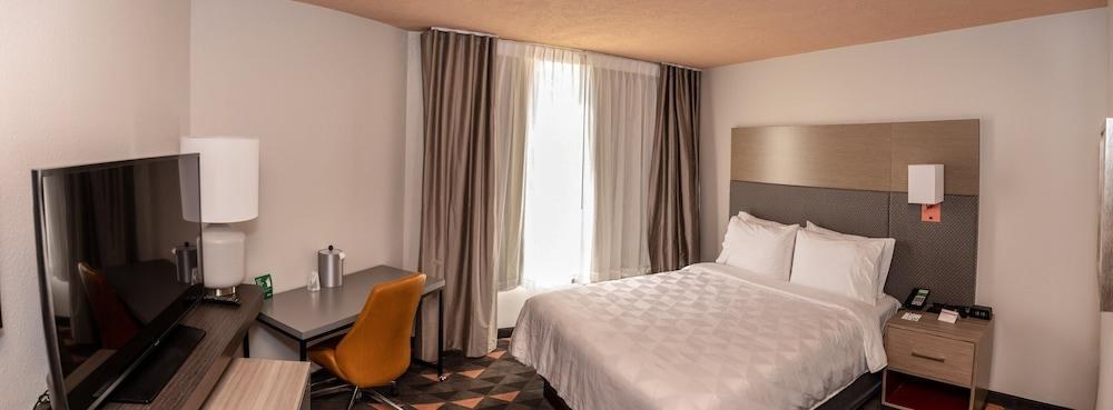 Wyndham Houston Hobby Airport photo 2
