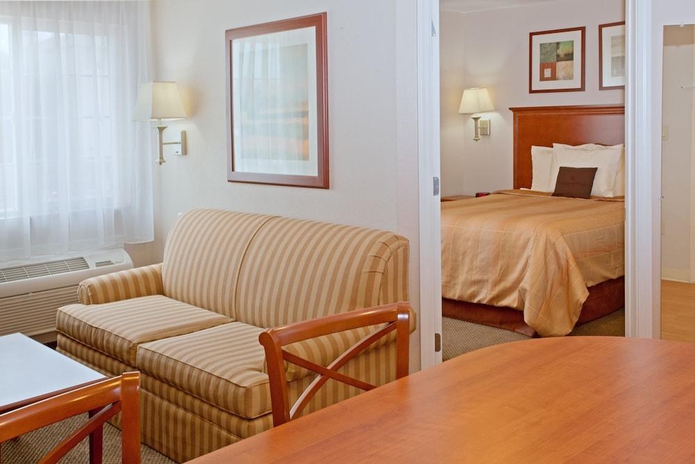 CANDLEWOOD SUITES HOUSTON MEDICAL CENTER photo 2