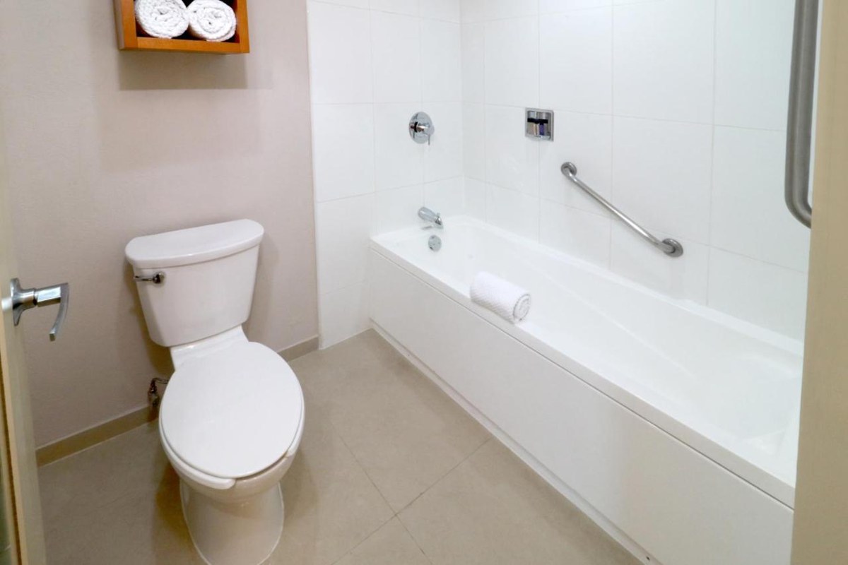 STAYBRIDGE SUITES GUADALAJARA EXPO photo 4
