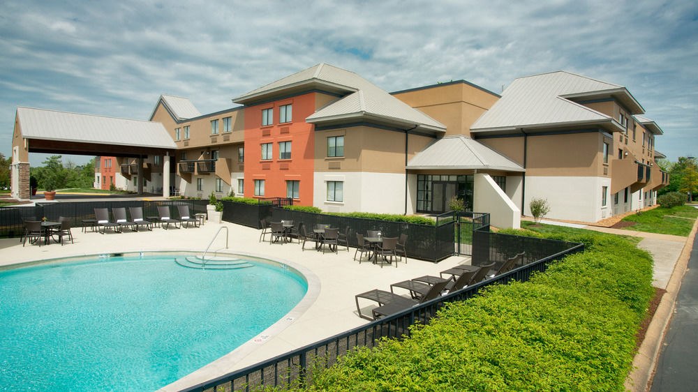 HOLIDAY INN EXPRESS NASHVILLE AIRPORT photo 1