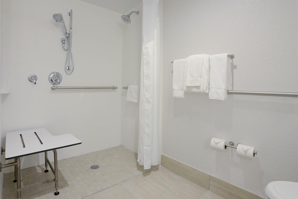 HOLIDAY INN EXPRESS NASHVILLE AIRPORT photo 4