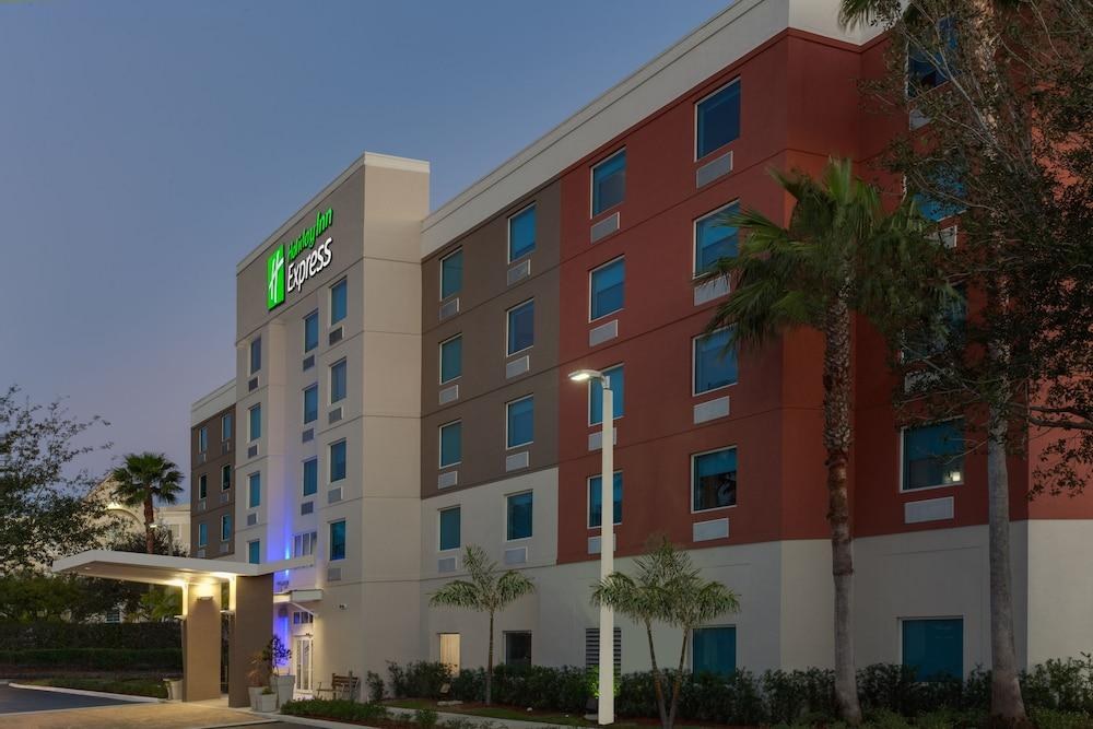 HOLIDAY INN EXPRESS & SUITES FT. LAUDERDALE AIRPORT/CRUISE photo 3