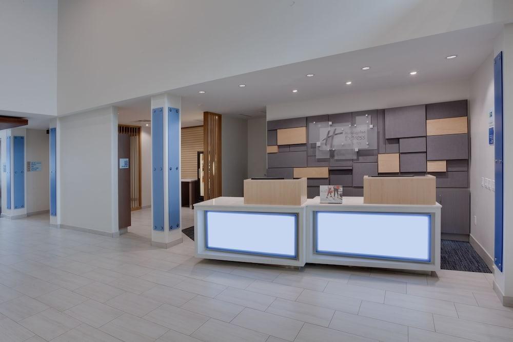 HOLIDAY INN EXPRESS & SUITES FT. LAUDERDALE AIRPORT/CRUISE photo 4