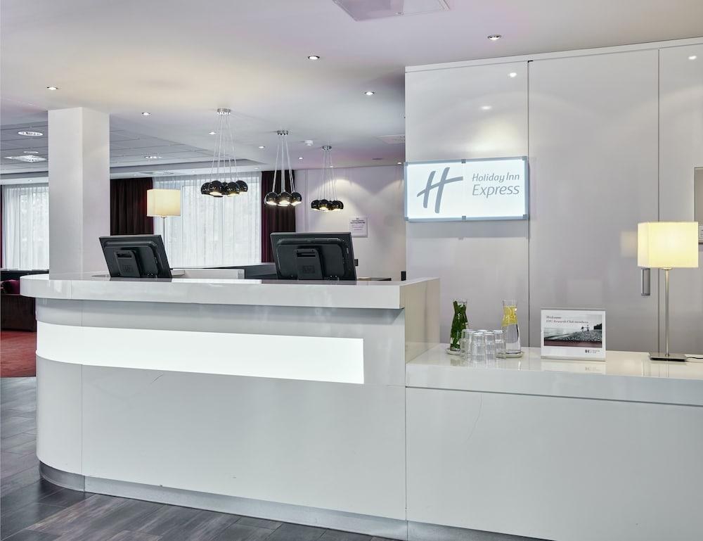 HOLIDAY INN EXPRESS AMSTERDAM - SCHIPHOL photo 2