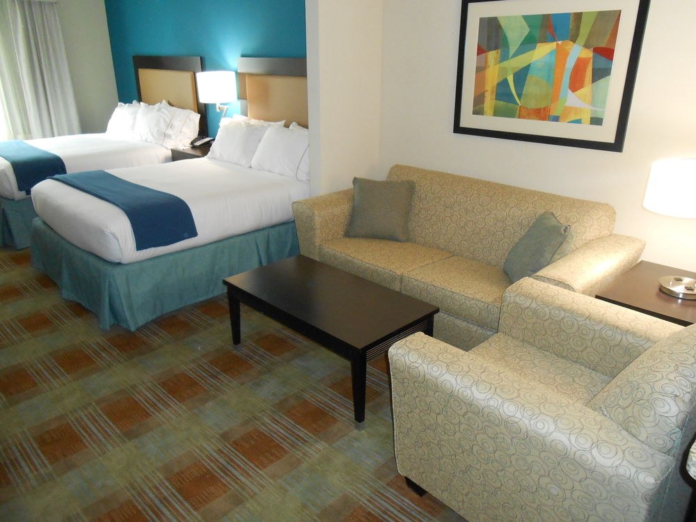 HOLIDAY INN EXPRESS & SUITES HOUSTON NORTHWEST-BROOKHOLLOW photo 1