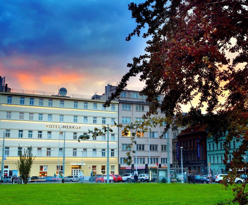 HOTEL MERKUR photo 3