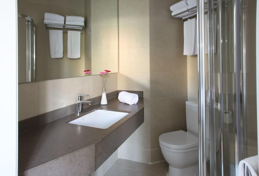 MH SUITES photo 3