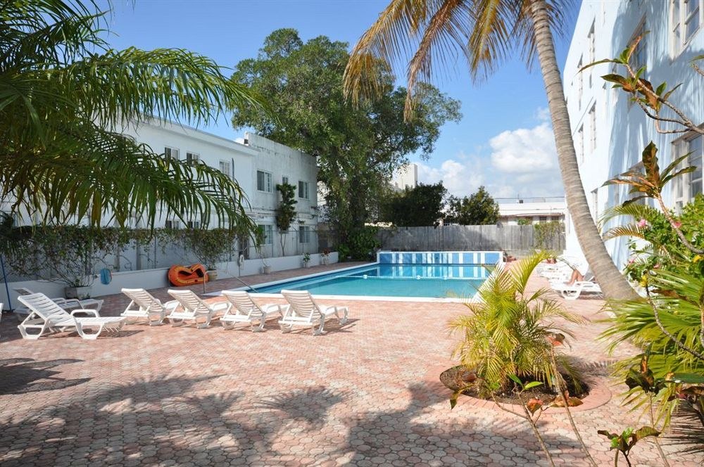 TROPICS HOTEL & HOSTELS photo 1