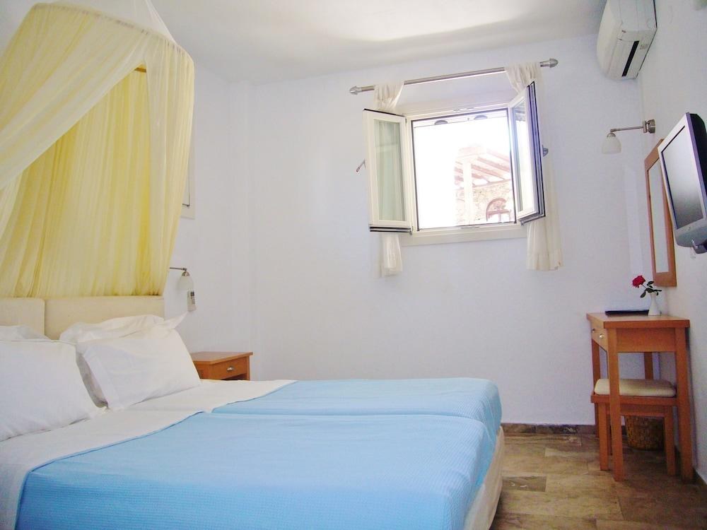 ZEPHYROS HOTEL photo 3