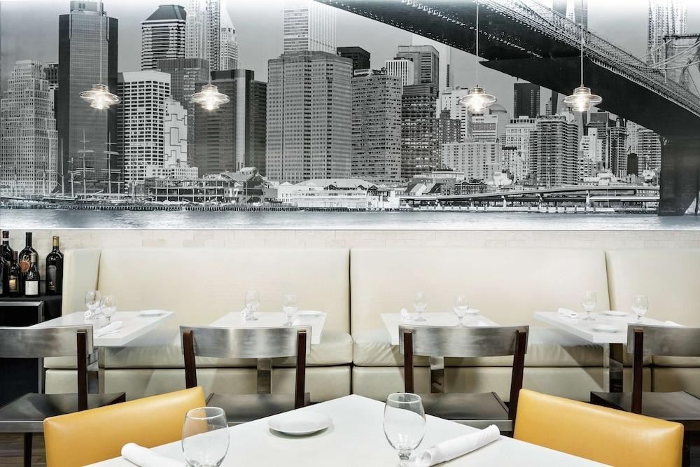 Hilton Garden Inn New York/Times Square Central photo 2