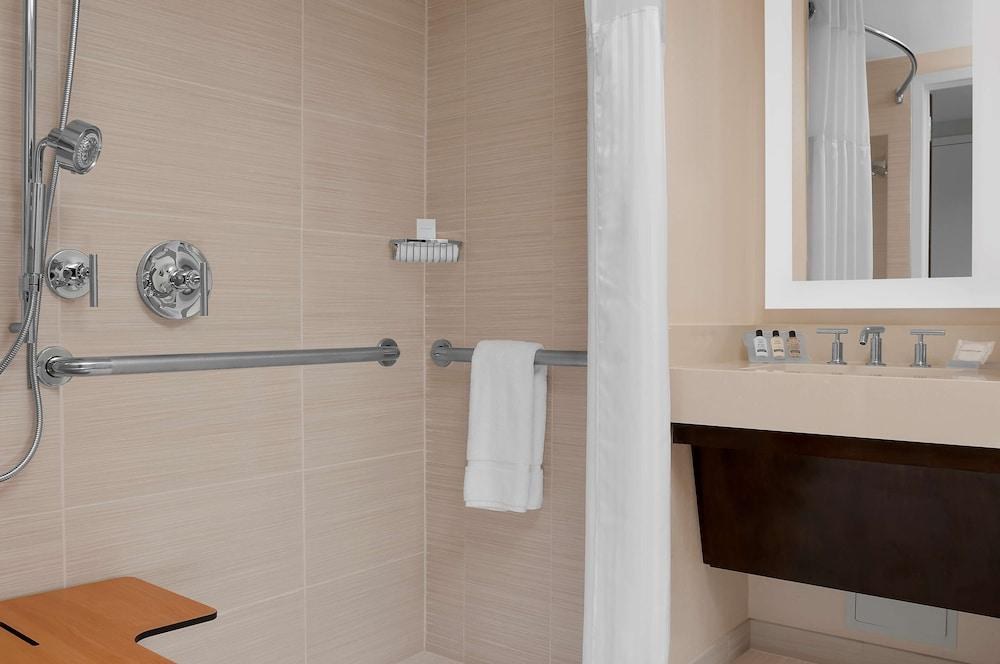 Hilton Garden Inn New York/Times Square Central photo 4