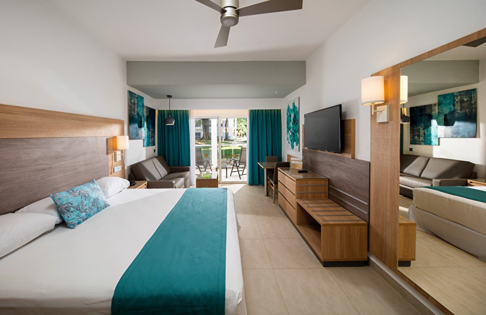HOTEL RIU PALACE TROPICAL BAY photo 2